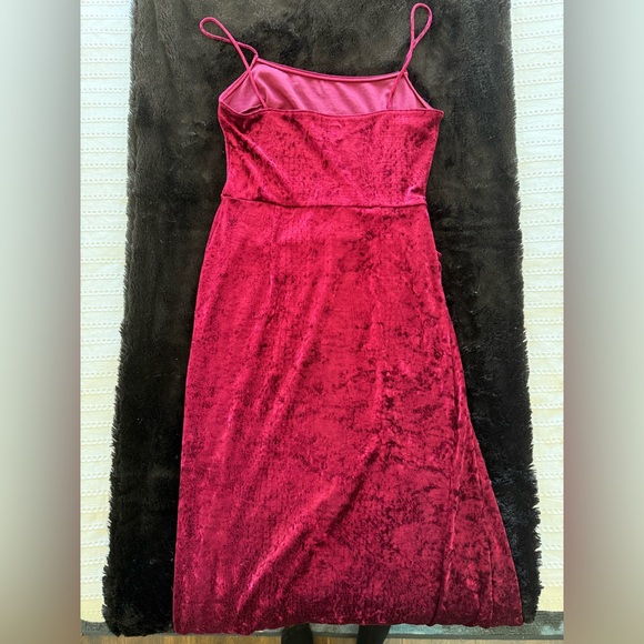 Saylor Designer Red Velvet Slip Dress Size Small / 4 - Picture 6 of 10